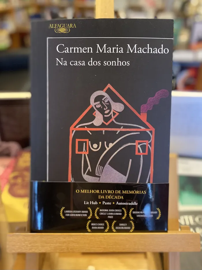 NA CASA DOS SONHOS