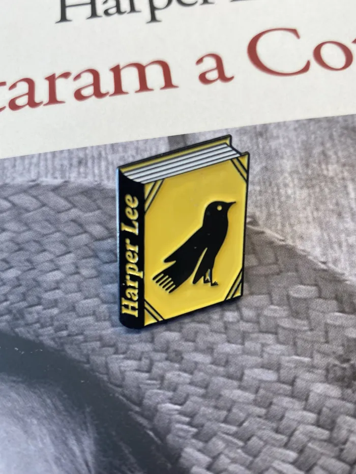 PIN A BOOK TO WEAR - HARPER LEE