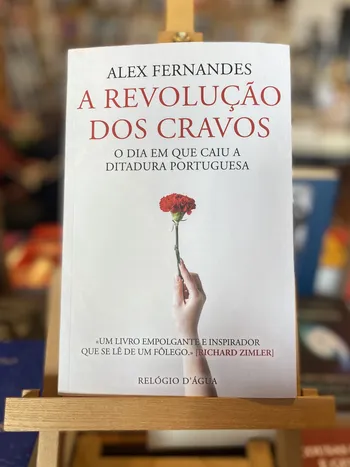 REVOLUÇÃO DOS CRAVOS, A