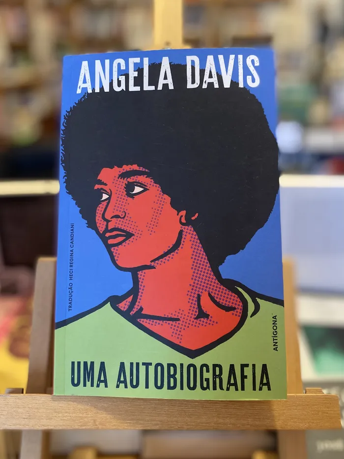 ANGELA DAVIS - UMA AUTOBIOGRAFIA