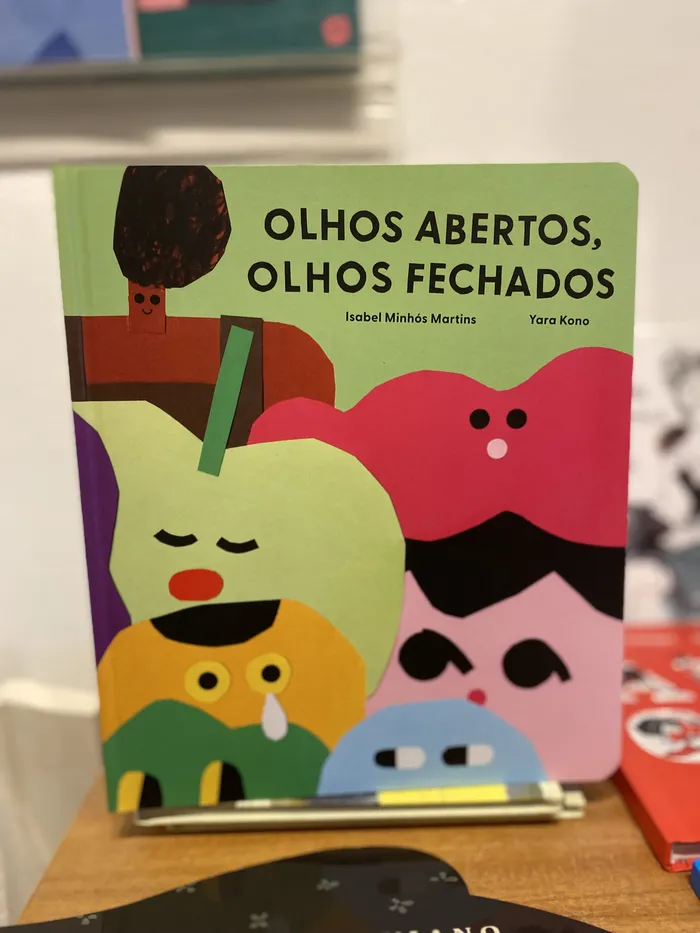 OLHOS ABERTOS, OLHOS FECHADOS